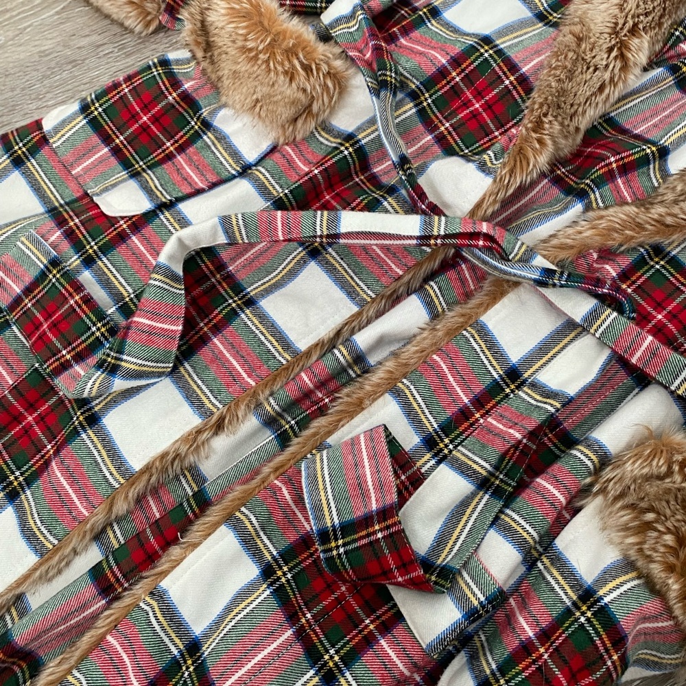 Pottery Barn Tartan Plaid Robe with Faux Fur - Picture 6 of 11